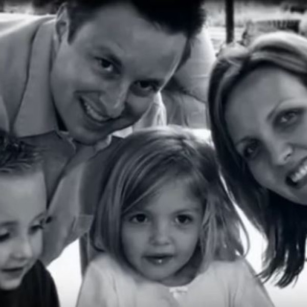 Три деца им загинаа во несреќа, а на годишнината од нивната смрт се случило чудо: Ожалостените родители размислувале за самоубиство, а добија тројки