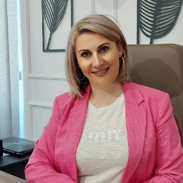 Секогаш предлагам тонови во кои клиентот ќе се чувствува пријатно и релаксирачки во својот дом: Интервју Марјана Ѓорѓиевска, генерален менаџер на „Урбан спејс“