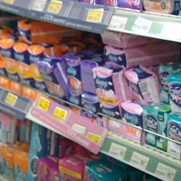 Шкотска официјално прва земја во светот која воведе бесплатни производи за менструална хигиена, а колку троши за ова жената во Македонија?