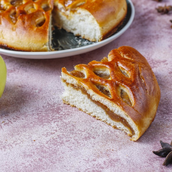 Рецепт за колач со гриз и јаболка: Со причина еден од највкусните десерти од Југославија