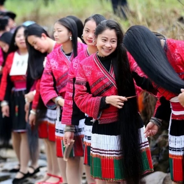 Жените од племето Јао ја имаат најдолгата коса на светот: Бујна, силна, без седи влакна-тајната е во еден метод