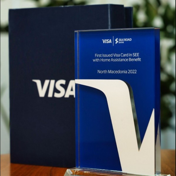 Силк Роуд Банка со првата издадена Visa кредитна картичка во цела Југоисточна Европа