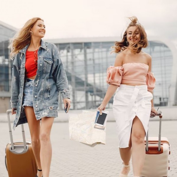 Жените во овие знаци повеќе сакаат да патуваат со своите пријатели отколку со партнерот: Кои се тие