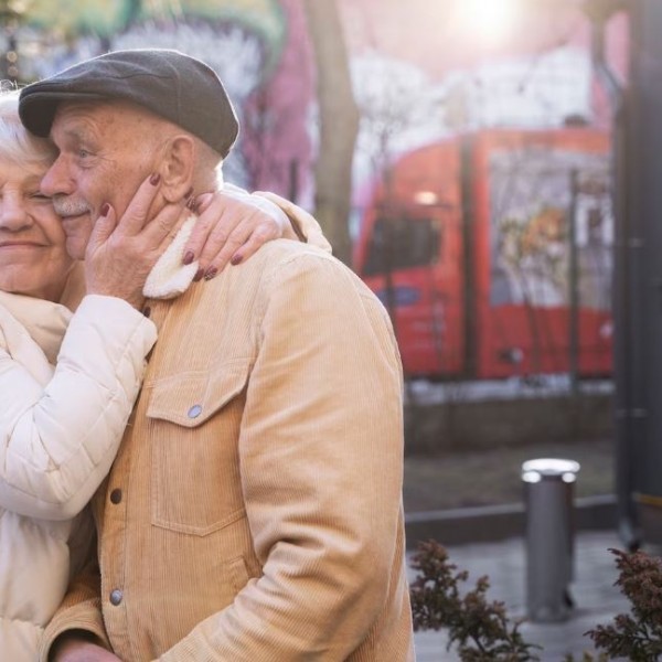 Мажот секогаш се дочекува со насмевка: 7 совети од баба за среќен брак