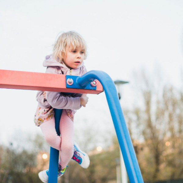 Најопасните активности за деца: Доктор предупреди на 5 работи поради кои најчесто завршуваат во итна помош!
