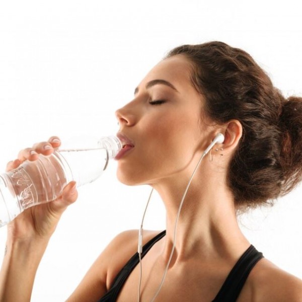 Докторот предупреди дека никогаш не треба да пиете ваква вода: Во лето ситуацијата е уште полоша, а еве како тоа влијае на вашето целокупно здравје