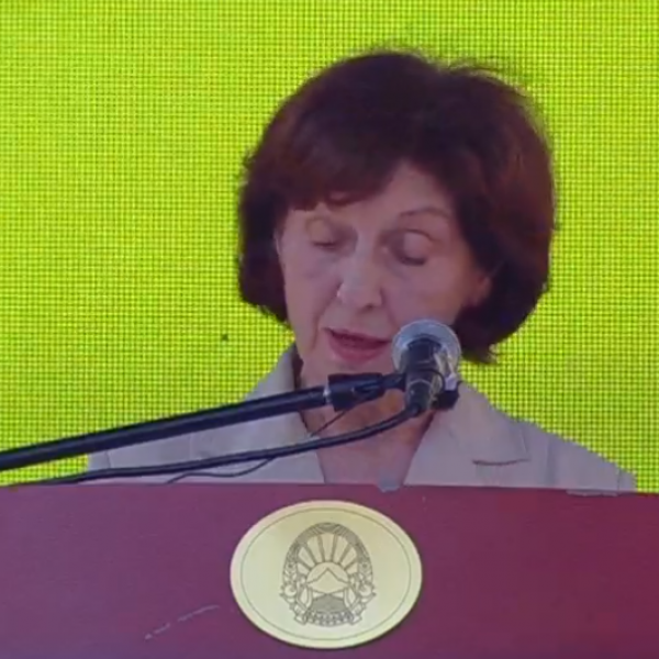 Претседателката Давкова од Пелинце со врвна елеганција: „Силно светнал ден“