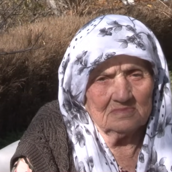 Баба (90) од Србија е легенда: Се омажила на 15 години, денес има 26 внуци и го побива главниот рецепт за долг живот